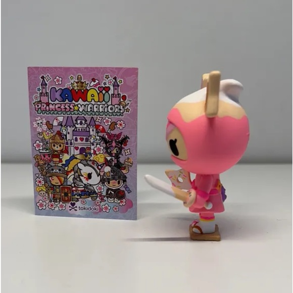 Tokidoki Kawaii Princess Warriors | DONUTELLA | Blind Box Design Toy Figure - Picture 2 of 4